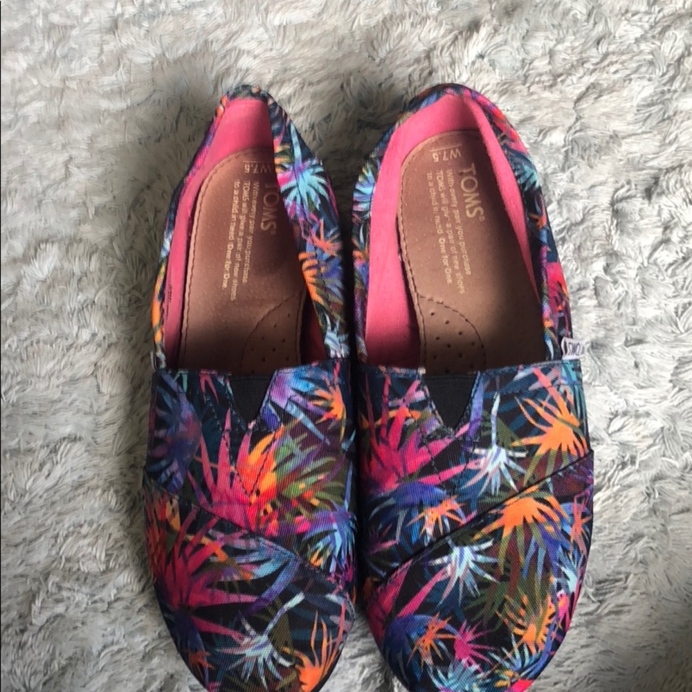 Toms